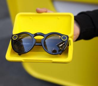 Snap a publié de nouvelles lunettes avec support pour AR et deux caméras