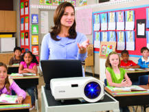 Vi velger en projektor av høy kvalitet for skolen. Topp 5 beste modeller