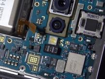 A Samsung Galaxy S10 + teljesen szétszerelve és tanulmányozva