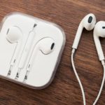 Headphones on the iPhone 5: qualitative changes or restyling of the accessory?